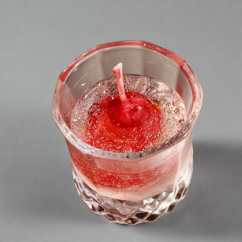 Dual-Layer Gel Wax Candle in Textured Glass – Strawberry & Vanilla Scented