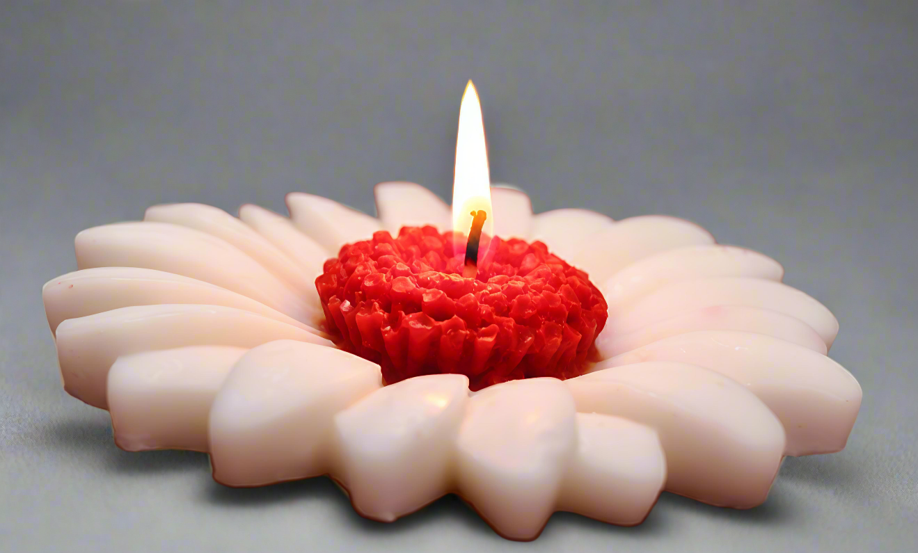 White-Red Daisy Flower Candle – Premium Handcrafted Design